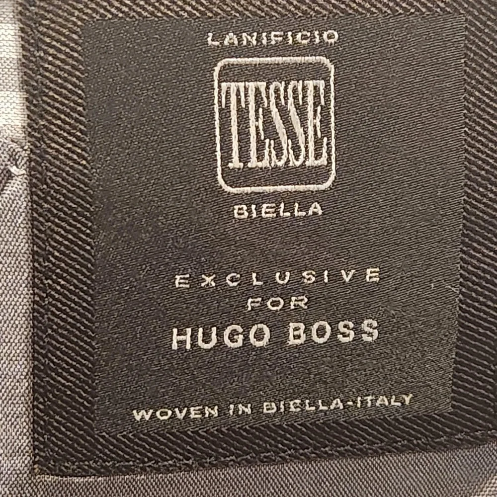 Hugo Boss Blazer Mens 44R Gray Masell16 Virgin Wool Sport Coat Jacket Two Button